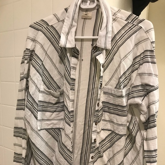 🦇 O’Neill Alamo Woven Top button up - Picture 1 of 5